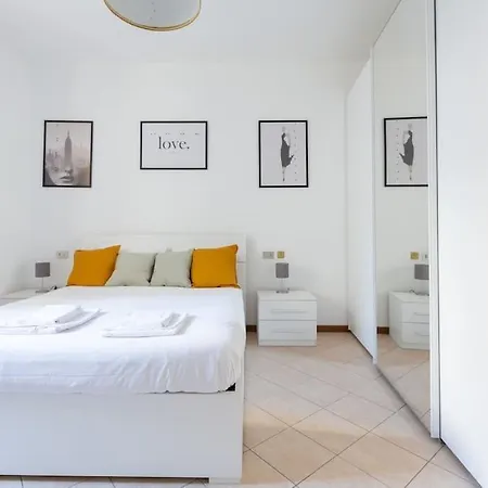 Easytopstay - Porta Garibaldi Cozy Flat Apartman *