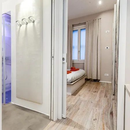 Orange M3 Duomo 12 Min