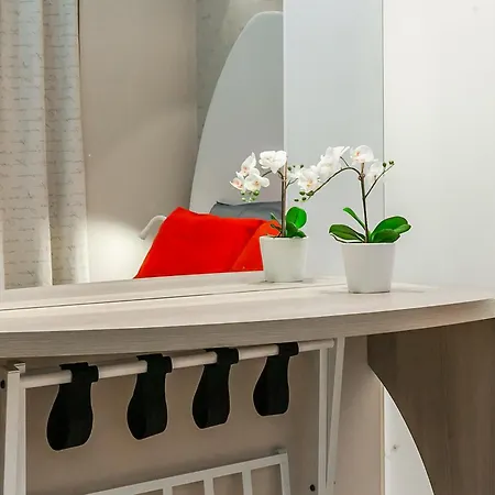 Orange M3 Duomo 12 Min * ميلان