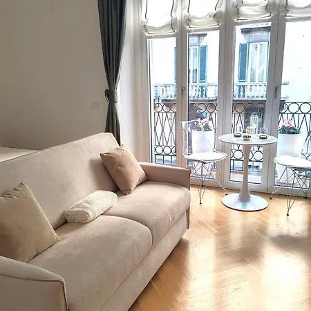 B And G San Babila- Luxury In The Heart Of - Design District Guest house Milan