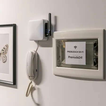 We - Premuda Boutique, * Milánó