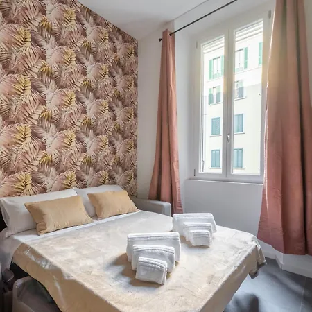 We - Premuda Boutique, * Milánó