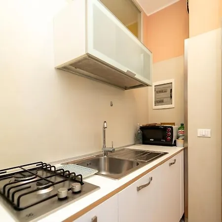 Delizioso A 100 Metri Dai Navigli Appartement Milaan