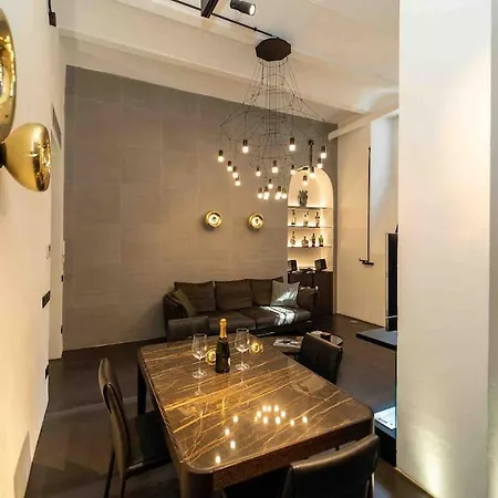 Lejlighed Prestigioso Loft In San Babila A 5 Min. Dal Duomo *