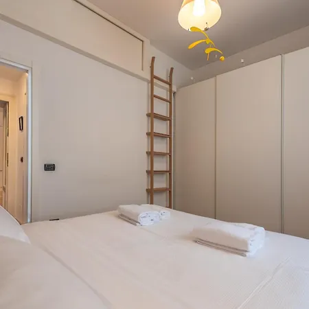 Exclusive Flat Isola Milan