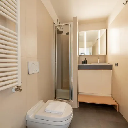 Exclusive Flat Isola