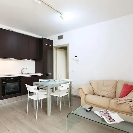 Contempora - One Bedroom Nuvolone 7 *