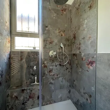 아파트 Flowers, A Cozy In *