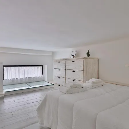Quiet House In Navigli Sleeps 4 * Milan