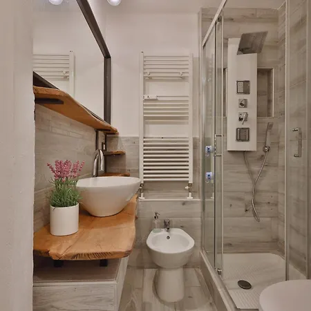 Quiet House In Navigli Sleeps 4 Milan