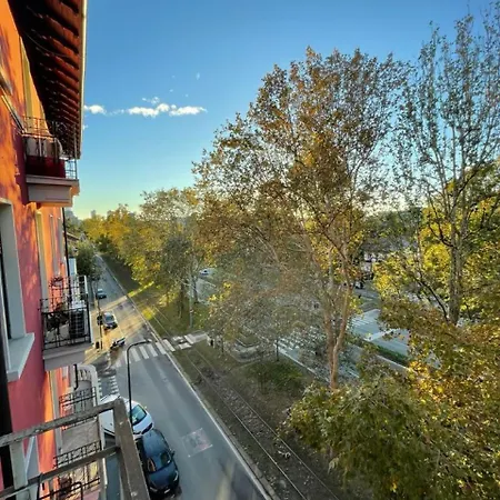 Da Me - Ampio Con 2 Da Letto Mailand