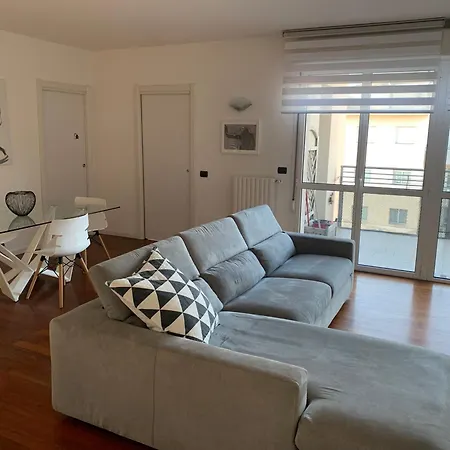 Appartement Attico Di Design Zona Navigli/moda,milano Milaan