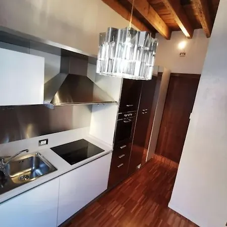 Metro Stop, Prada & Design *