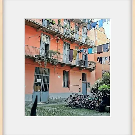 Metro Stop, Prada & Design شقة ميلان