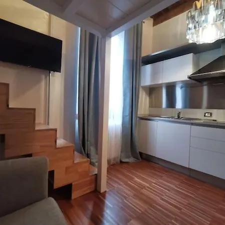 Metro Stop, Prada & Design * ميلان