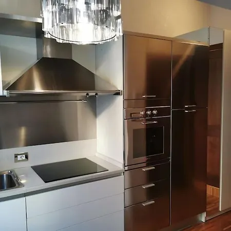 شقة Metro Stop, Prada & Design ميلان