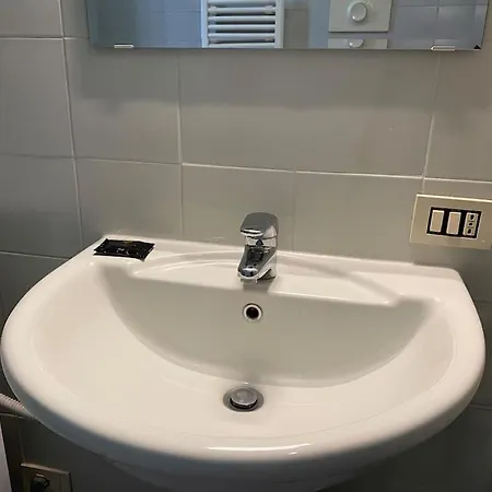 • Cozy House • 10 Min Rho Fiera * Milan