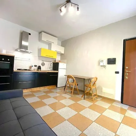 アパート Conte Rosso House Con Terrazza In Coorte Tranquilla A Due Passi Da Stazione E Metropolitana Lambrate