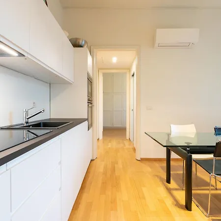 Serra 2br With Terrace By Halldis דירה מילאנו
