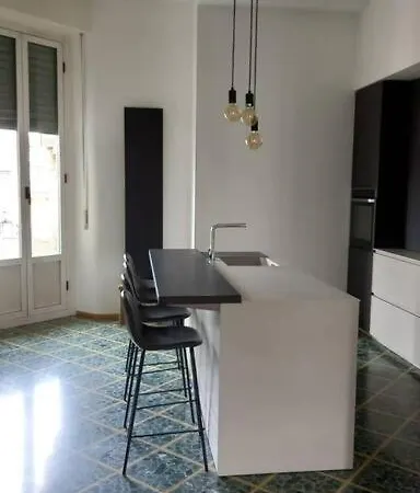 Luminoso A Citylife E Vicino A Mico