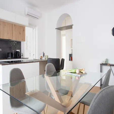 The Rent - Two-bedroom In Navigli Area