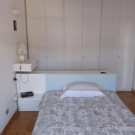 Apartamento Luminoso Bilocale In Centro Milão