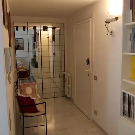 Luminoso Bilocale In Centro * Milão