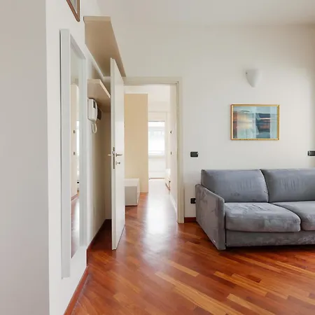 Bright & Comfy With Parking * Milán