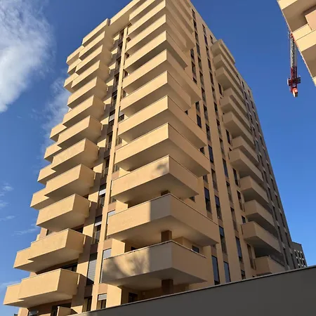 Casa Bianca - Metro E Stazione Sotto Casa Отель типа 