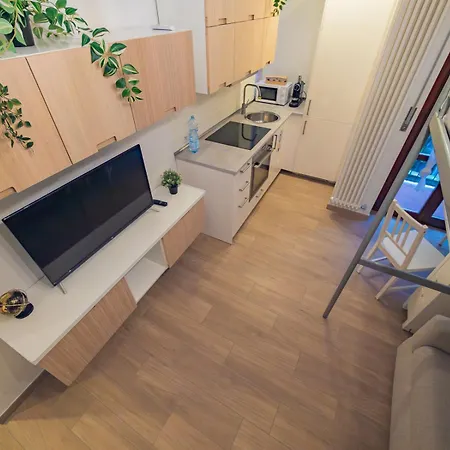 Ihost - Lucania 3 * Milán