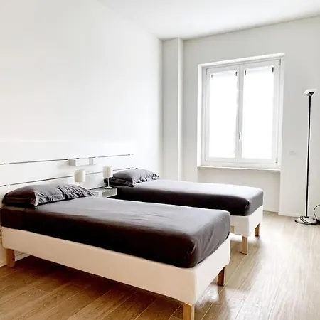 Charlotte House Center Milano