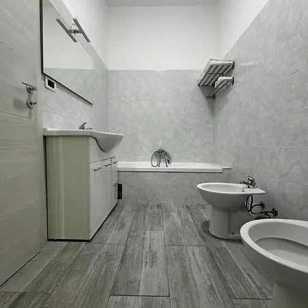 Milanforester Apartman *