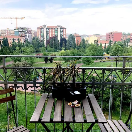 Daire Beautiful Design Flat With Park View, Next To Metro *