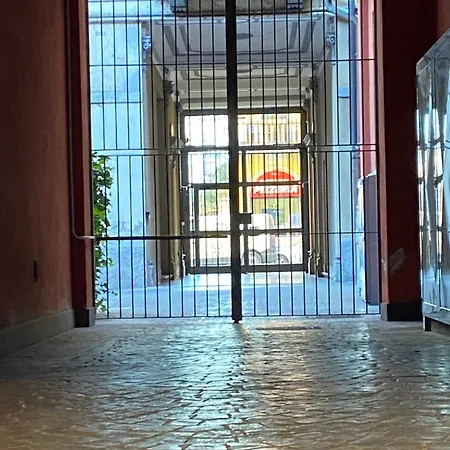 Casa Porpora, Trilocale In Posizione Eccellente Διαμέρισμα
