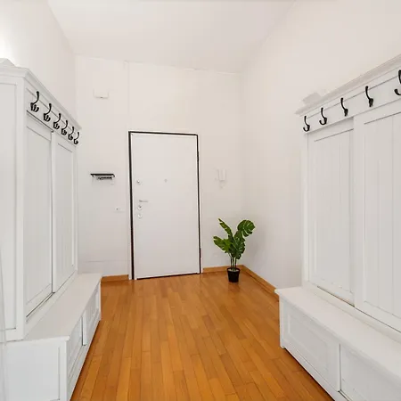 Duomo Dietro L'angolo Apartmán Milán