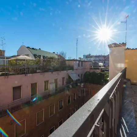 Duomo Dietro L'angolo