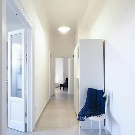 Contempora - Bilocale Piazza Grandi, 3 Milán
