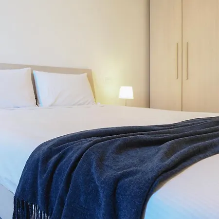 Contempora - Bilocale Piazza Grandi, 3 Milán
