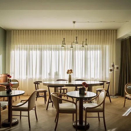 Max Brown Missori, Part Of Sircle Collection Milano