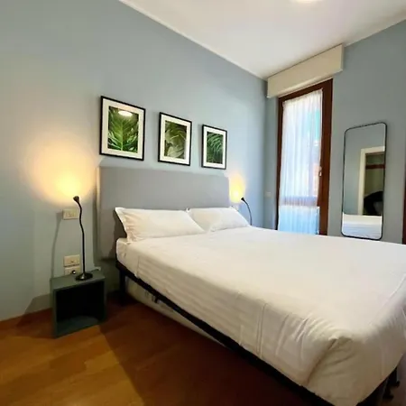 Apartment Maison Bleue- Romantic Flat,apt Near M1 -duomo 2 Fermate -centro Milan