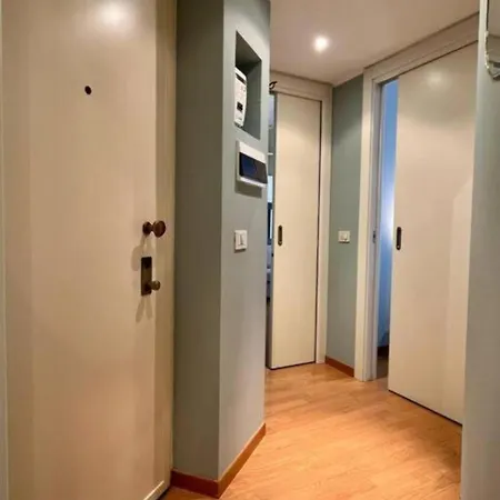 Maison Bleue- Romantic Flat,apt Near M1 -duomo 2 Fermate -centro * Milan
