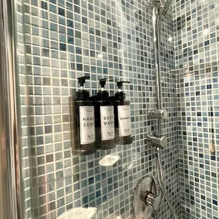 Apartment Maison Bleue- Romantic Flat,apt Near M1 -duomo 2 Fermate -centro