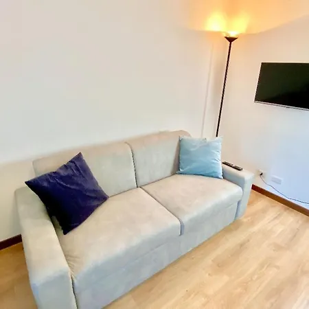 15 Minuti Dal Duomo- Metro-design Daire *