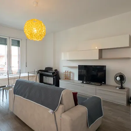 Raffinato Ed Elegante Bilocale - Lorenteggio Metropolitana M4 Apartamento Milán
