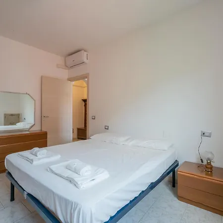 Ampio E Luminoso Appartamento, Posto Auto Gratuito - Quarenghi Milano