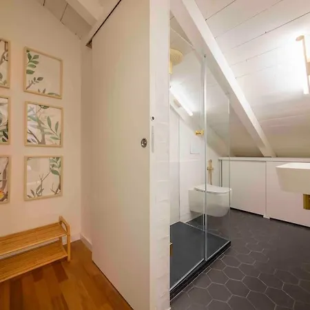 La Tana Del Bianconiglio - Rabbit Hole * Milano