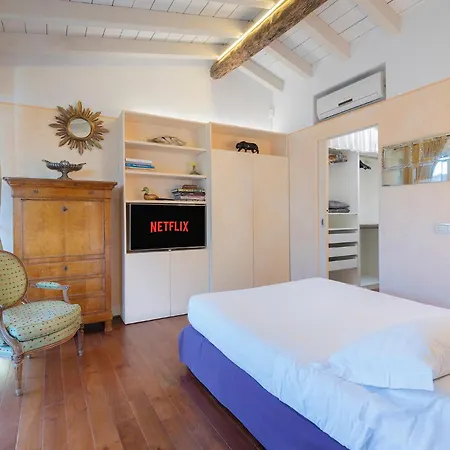 Fifty Eight Sforza Apartment