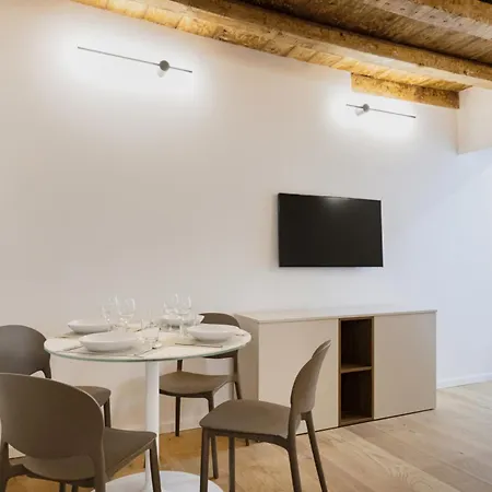 Apartment Easylife - - Castaldi 26 P1d - Porta Venezia