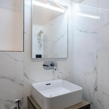 Hotel London 2*
