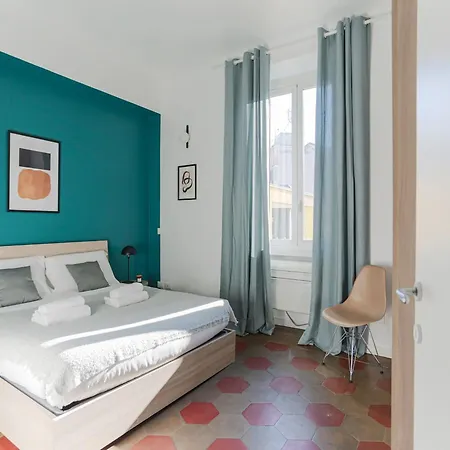 The Rent - Spacious Two Bedrooms Near Porta Romana דירה